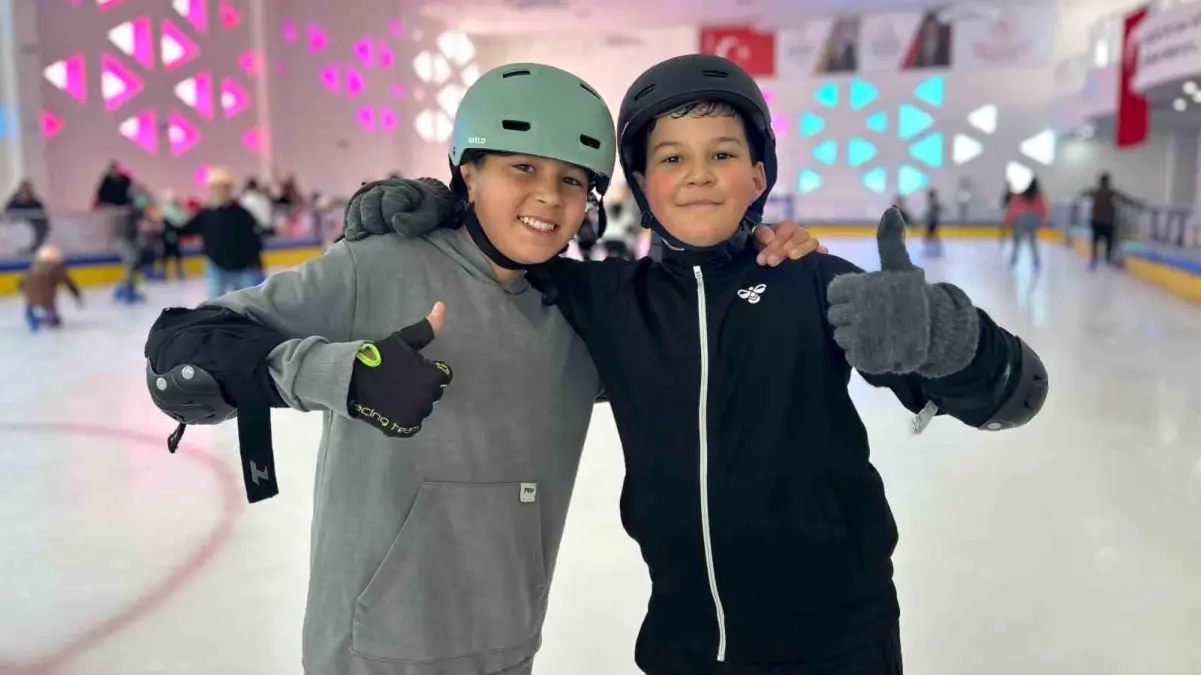 Edremit’te Buz Pateni Pistine Yoğun İlgi