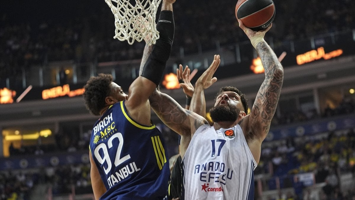 Fenerbahçe, Anadolu Efes’i farklı geçti