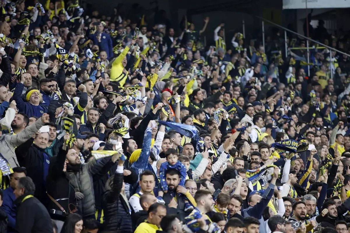 Fenerbahçe’ye yıldız isimden gece yarısı kötü haber