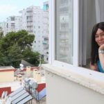 Güneşe çıkamayan kadın su ile temas kurdu