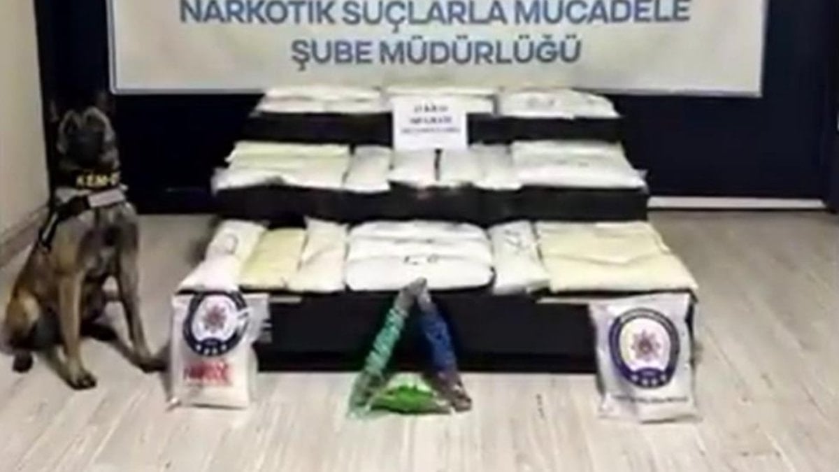 Hakkâri’de uyuşturucuya darbe: 63 kilo metamfetamin ele geçirildi
