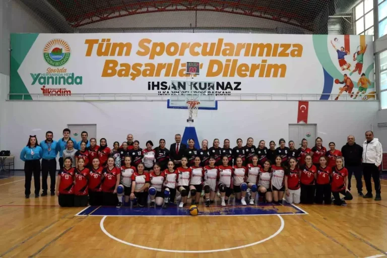 İlkadım’dan sporculara eğitim desteği