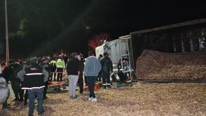 İnegöl’de Tır Devrildi: Sürücü Hayatını Kaybetti