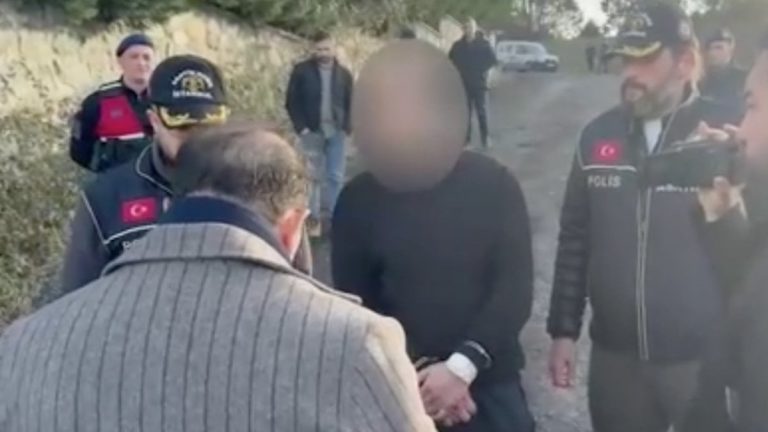 İstanbul’da ‘Gezmeye’ diye çıkardığı anneannesini öldürdü