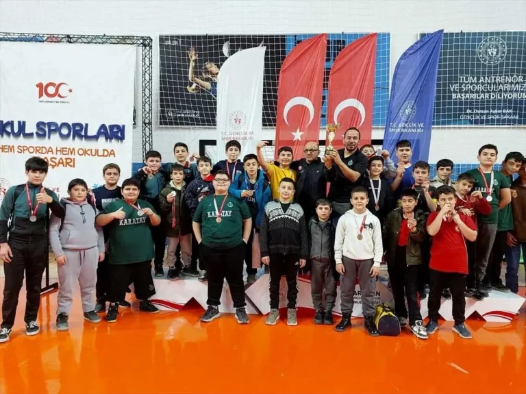 Karatay Belediyespor İkincilikle Döndü