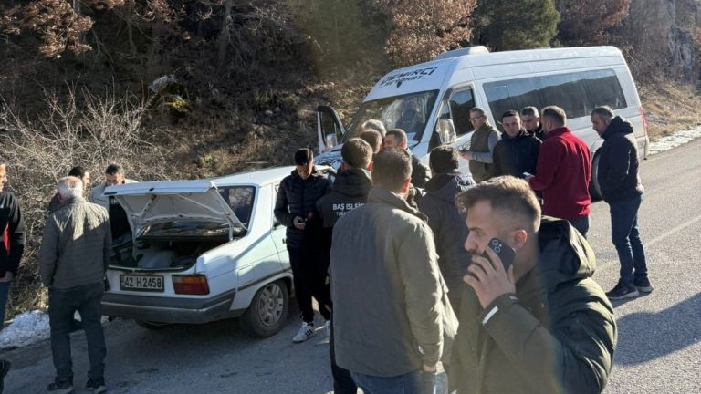 Konya’da kontrolden çıkan otomobil can aldı: Kaza anı kamerada