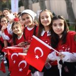 Okullar ‘Bayrak Sevgisi’ temasıyla başlayacak