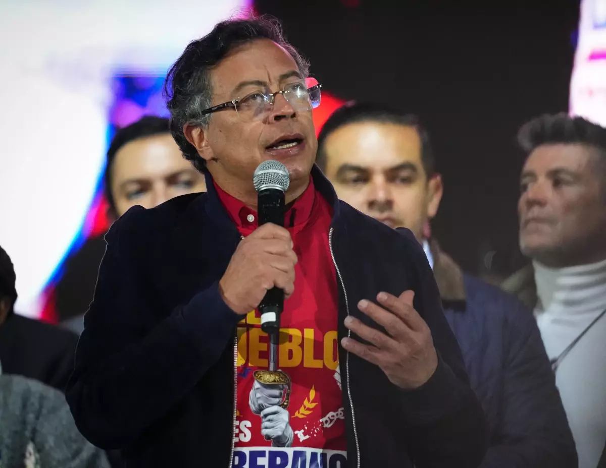 Petro’dan Maduro’nun İadesi Çağrısı