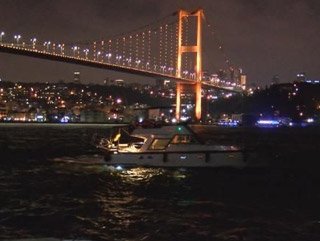 Şehitler Köprüsü pektus hastalığı için renklendi