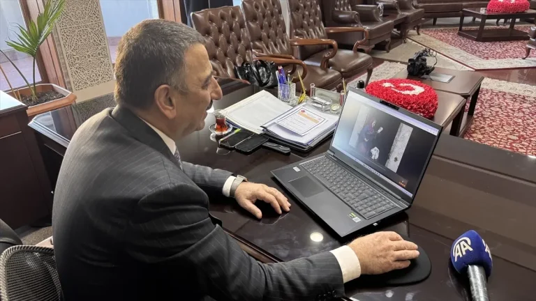 Vali Hacıbektaşoğlu’ndan Yılın Kareleri Oylaması