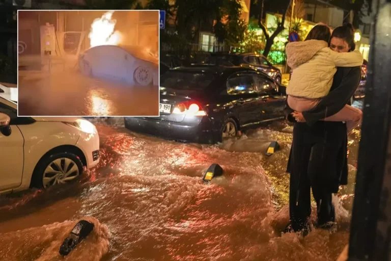 3 il felaketi yaşadı! Otomobil yandı, insanlar sele kapandı