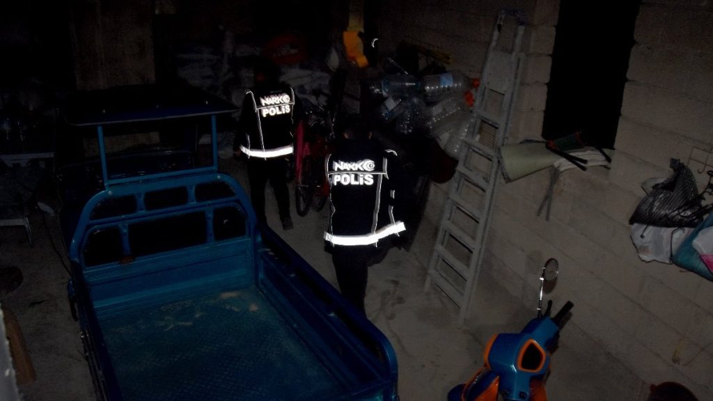 3 ilde uyuşturucu operasyonu: 40 gözaltı
