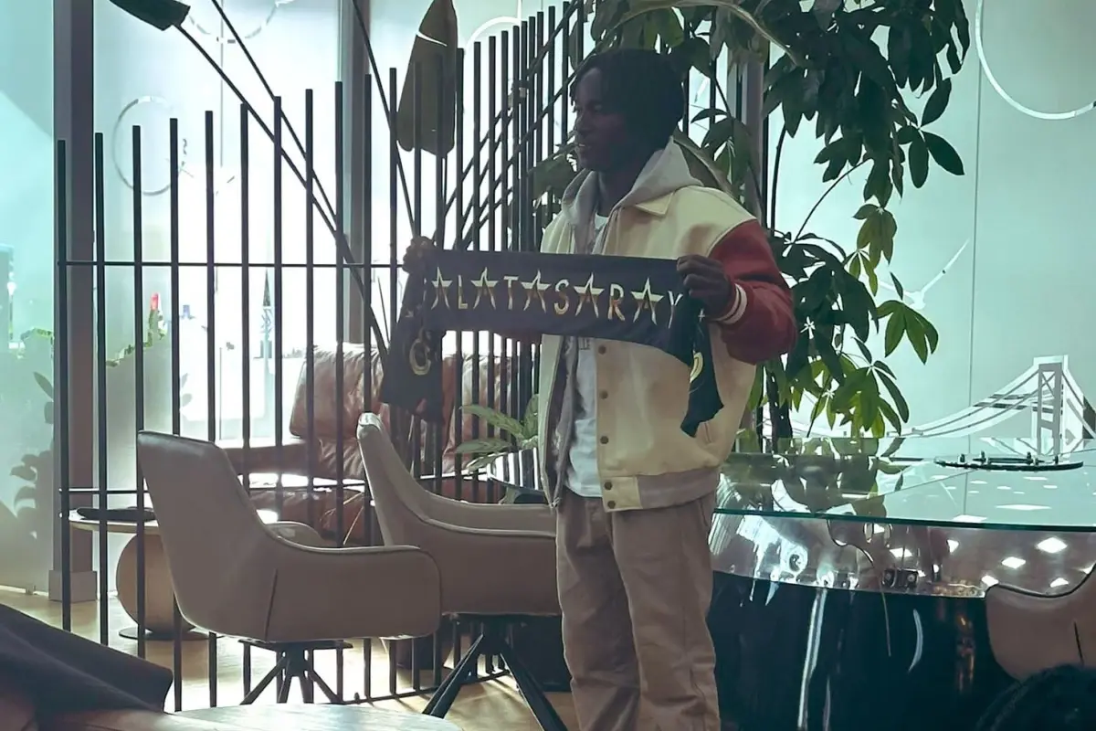 30 gündür beklenen transfer gerçekleşti! Karşılamaya 1 kişi gitti