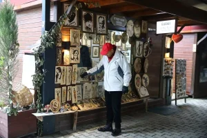 6 ŞUBAT DEPREMLERİNİN ÜÇÜNCÜ YILI – Depremlerden etkilenen Hatay’da ticari hayat geçici prefabrik çarşılarla canlandı