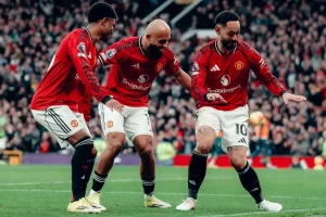 85. dakikada 2-0 olan Manchester United-Fulham maçının son anlarında olanlar inanılmaz
