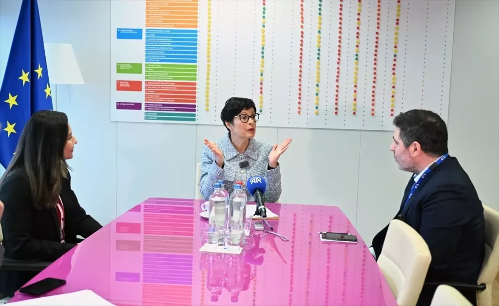 AB Komisyonunun Genişlemeden Sorumlu Üyesi Kos, Türkiye ziyareti öncesi AA’ya konuştu Açıklaması