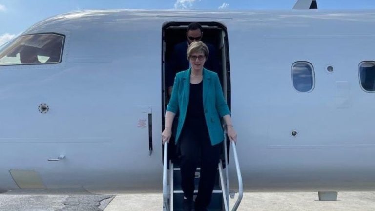 ABD’nin Venezuela Büyükelçisi, Karakas’a ulaştı