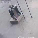 Adana’da Atatürk büstünü öğrenciler el birliği ile korudu