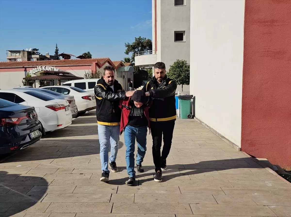 Adana’da Eşini Bıçaklayarak Öldüren Zanlı Tutuklandı