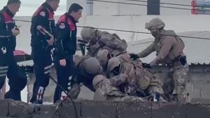 Adana’da kurşun yağdıran şüpheliyi PÖH etkisiz hale getirdi