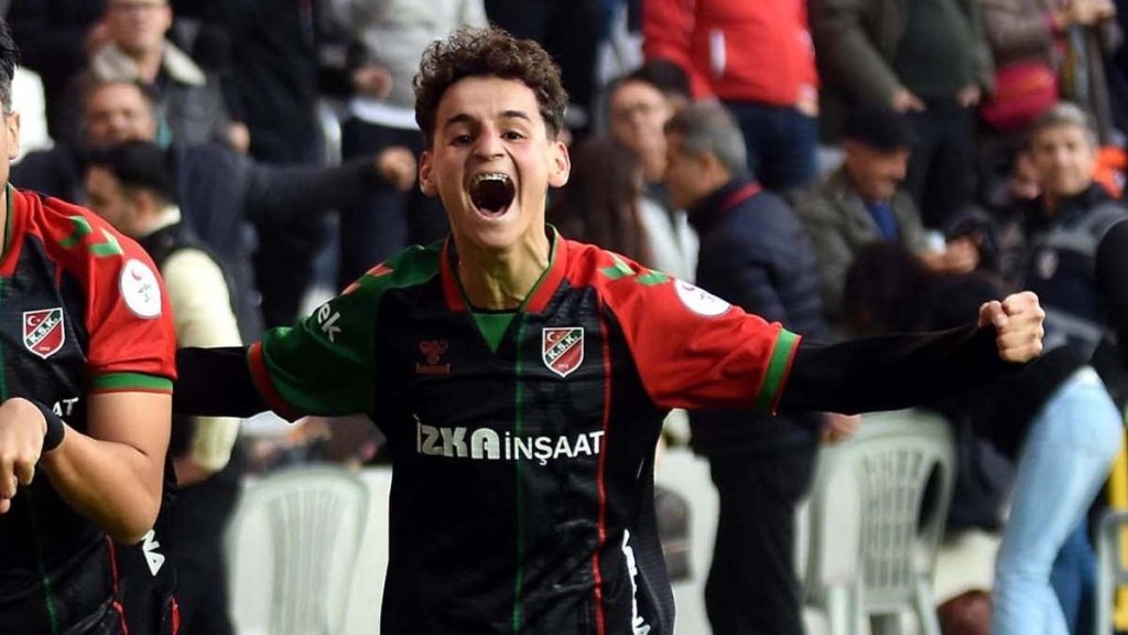 Adem Yeşilyurt, Fenerbahçe’ye imzayı atıp Kadıköy’e gidecek