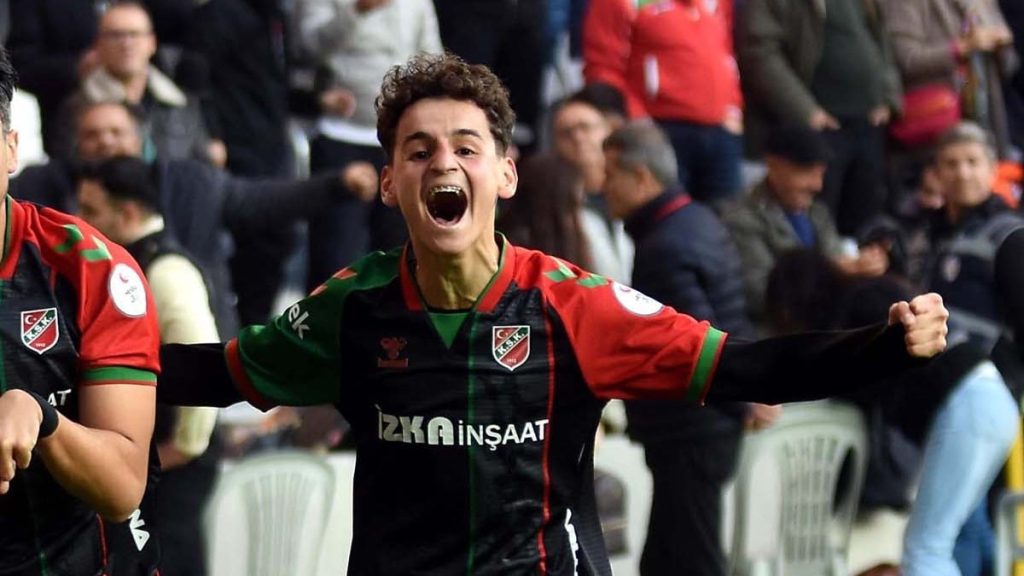 Adem Yeşilyurt’u Fenerbahçe kaptı