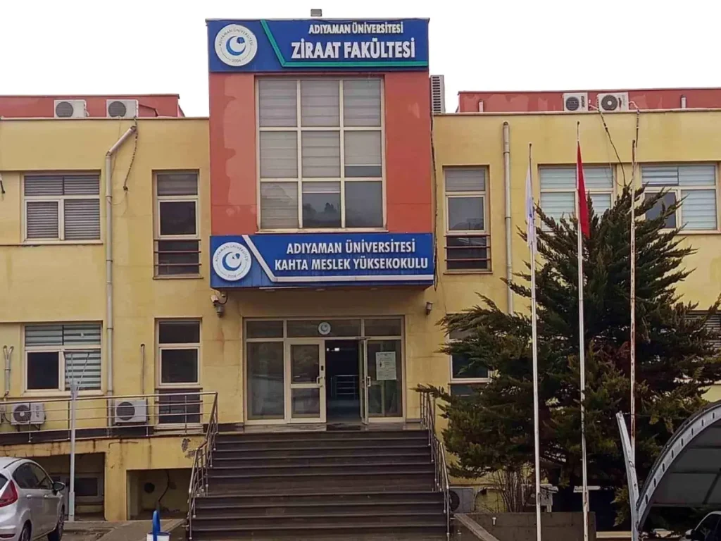 Adıyaman’da Badem Bahçelerine Don Mücadelesi