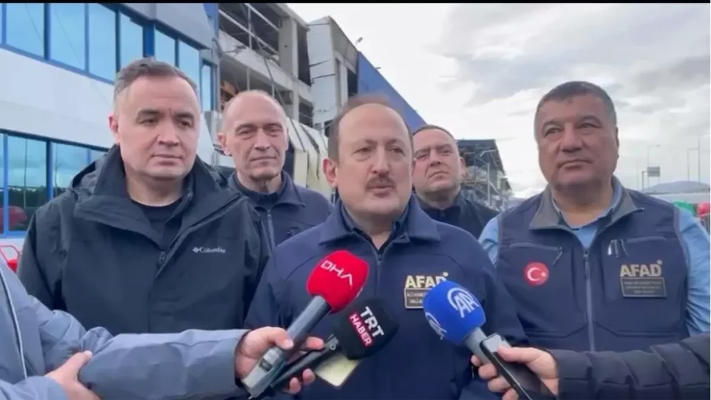 AFAD Başkanı Pehlivan’dan hortum felaketi yaşanan Kemalpaşa’da inceleme