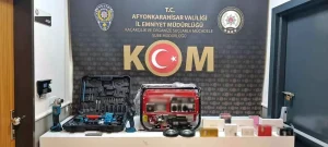 Afyonkarahisar’da Kaçak Malzeme Ele Geçirildi
