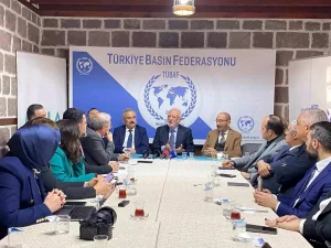 AK Parti Genel Başkan Vekili Elitaş: “Seçimlerin öne alınması ile ilgili en uygun zaman mevsimsel olarak kasım ayı, 2027 yılı Kasım ayı içerisinde”