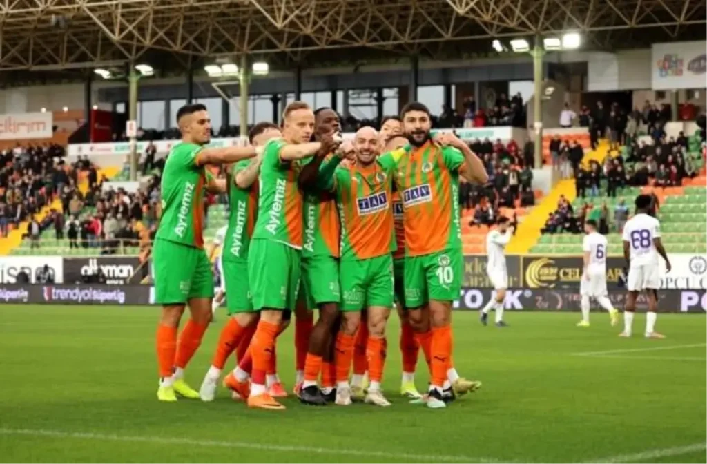 Alanyaspor 1-0 Önde