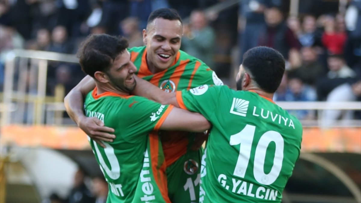 Alanyaspor, Konyaspor’u iki golle yendi
