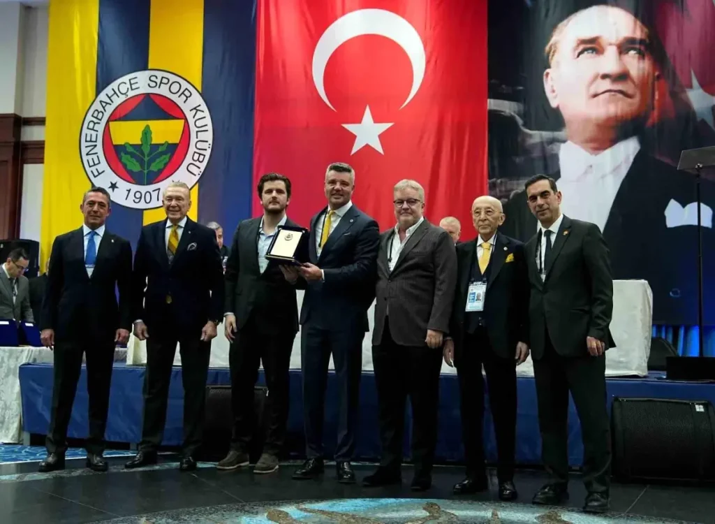 Ali Şen’e 50. Yıl Plaketi