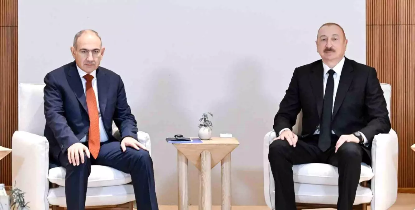 Aliyev ve Paşinyan BAE’de Görüştü