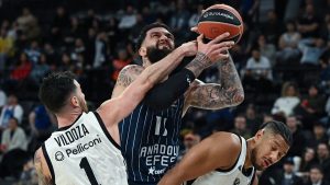Anadolu Efes, Virtus Bologna’yı 31 sayı farkla devirdi