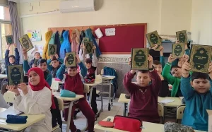 Anamur’da Öğrencilere Kur’an Hediye Edildi