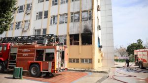 Antalya’da ilkokulda yangın paniği