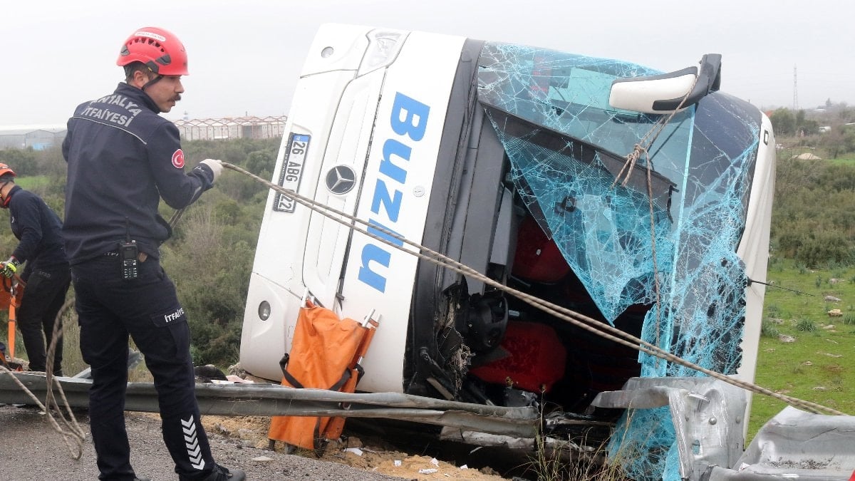 Antalya’da kazada kopup dikilemez denilen uzuvlar için 10 saatlik başarılı ameliyat