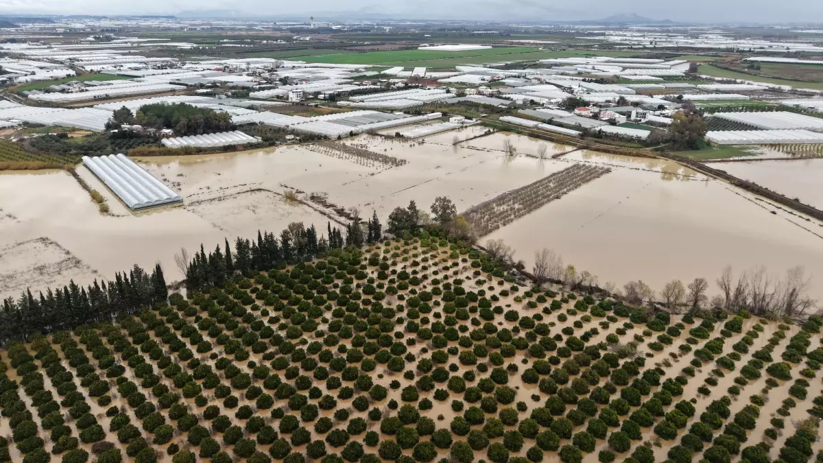 Antalya’da Tarıma Hortum Darbesi