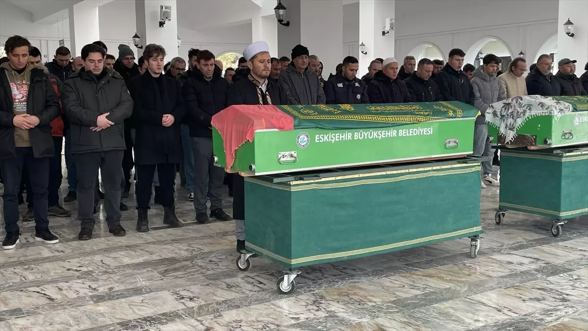 Antalya’daki Kazada Hayatını Kaybeden Resmiye Göktepe Toprağa Verildi