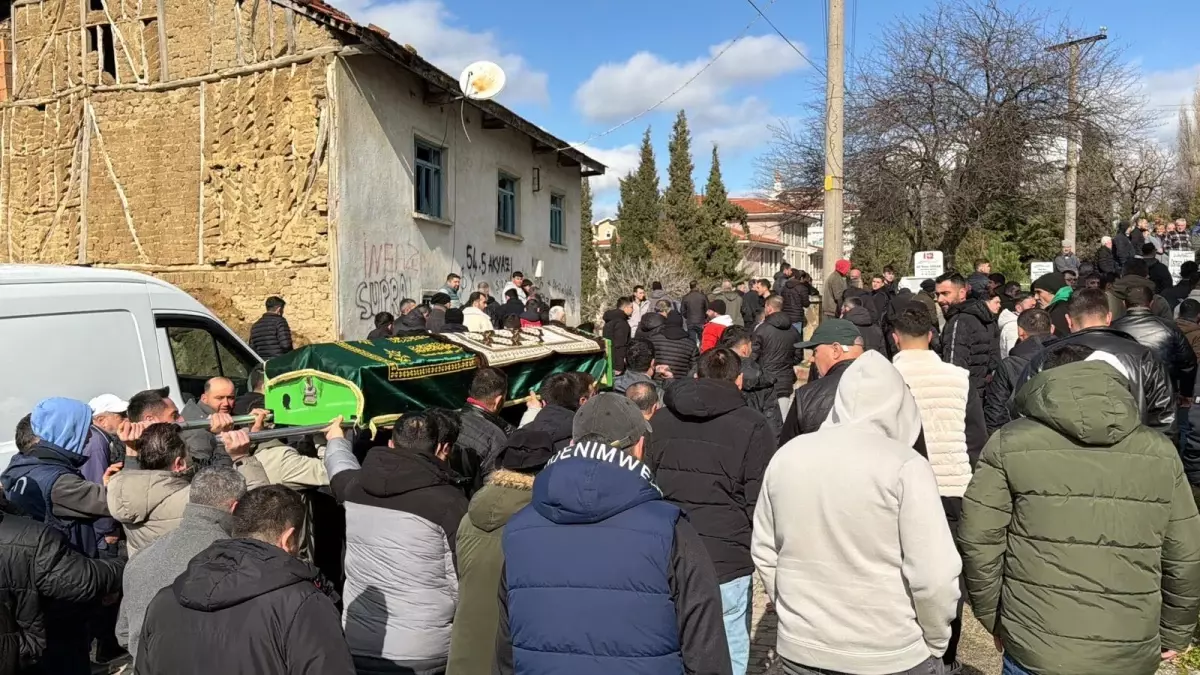 Antalya’daki Otobüs Kazasında Hayatını Kaybeden Erdi Demirsoy Uğurlandı