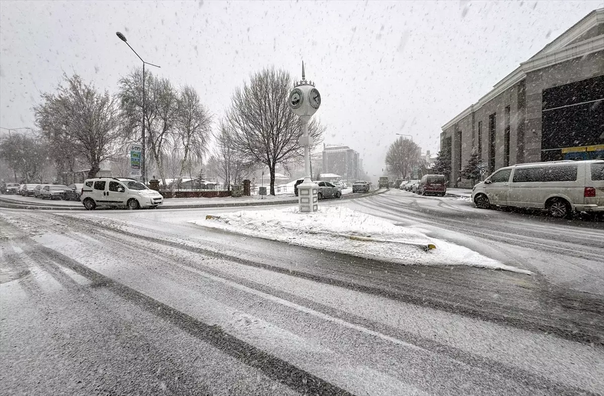 Ardahan’da Kar Yağışı Başladı