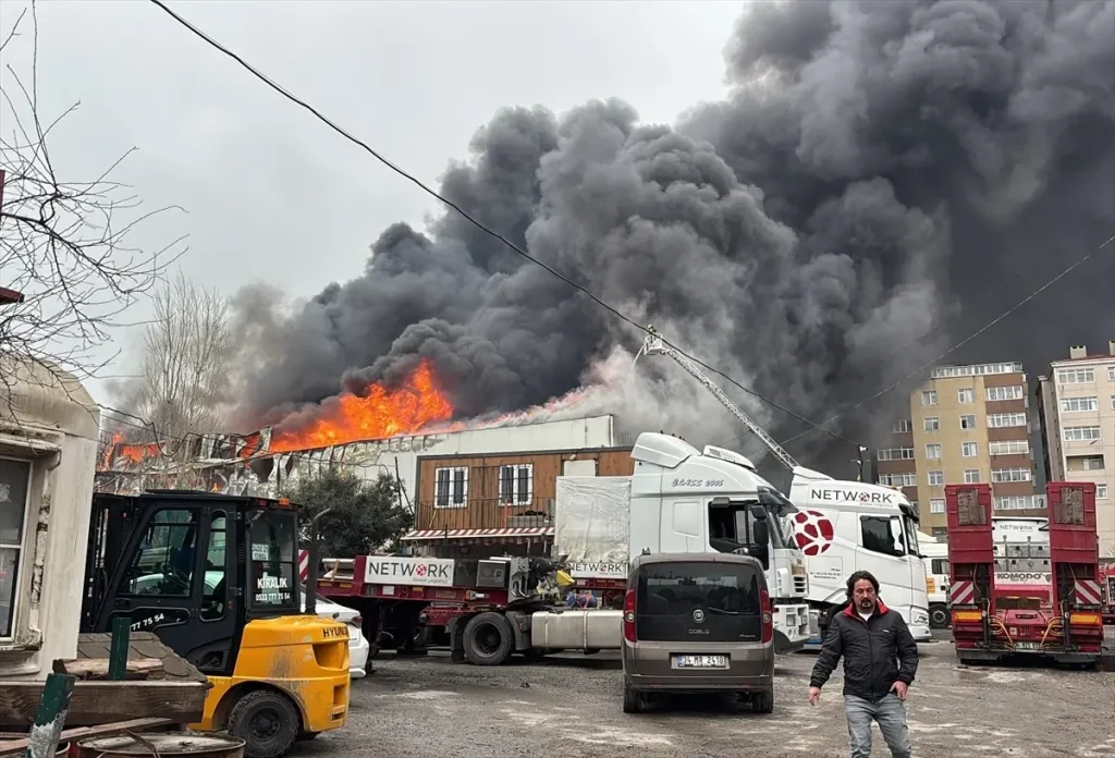 Ataşehir’de İş Yeri Yangını