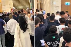 AVM’ye giden ünlü ismin zor anları! Neredeyse eziliyordu