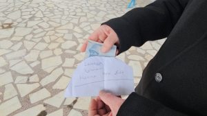 Aydın’da cami tuvaletini kullanan bir şahıs, notla birlikte para bıraktı