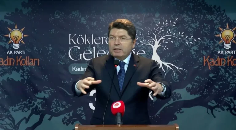Bakan Tunç: Çocuklarımızı Sanal Tehlikelerden Koruyalım