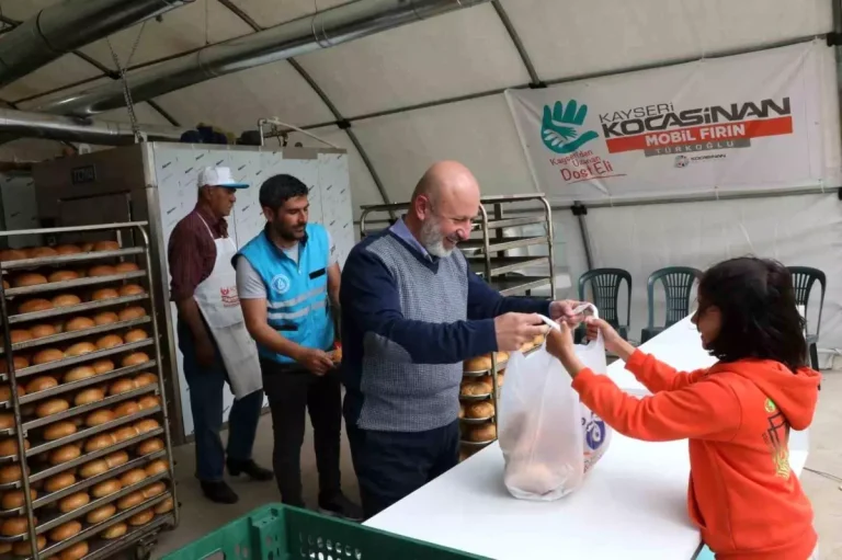 Başkan Çolakbayrakdar: “Depremzede kardeşlerimizin her daim yanındayız”