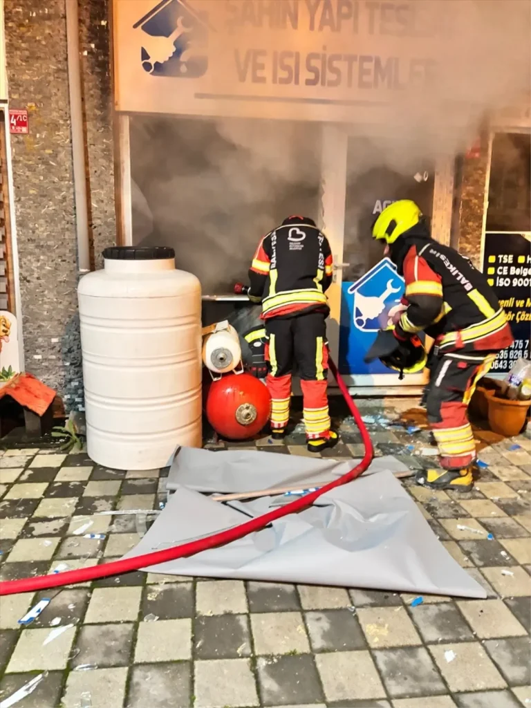 Batarya Patladı, Yangın Çıktı