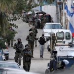 Batı Şeria’da İsrail baskınları: 21 Filistinli gözaltında