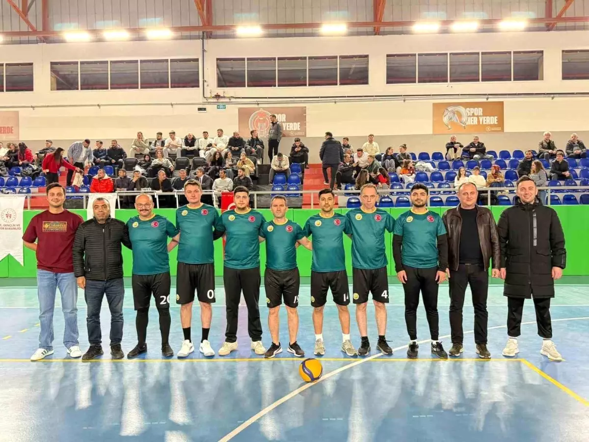 Bayındır’da Kurumlar Arası Voleybol Şenliği başladı